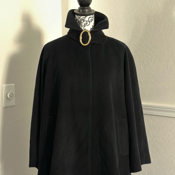 Christian Dior Never discount Gorgeous Black 100% Wool Coat Cape SZ M